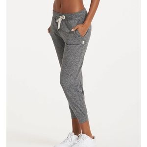 Vuori Performance Joggers. Women’s Size Small. Heather Gray.